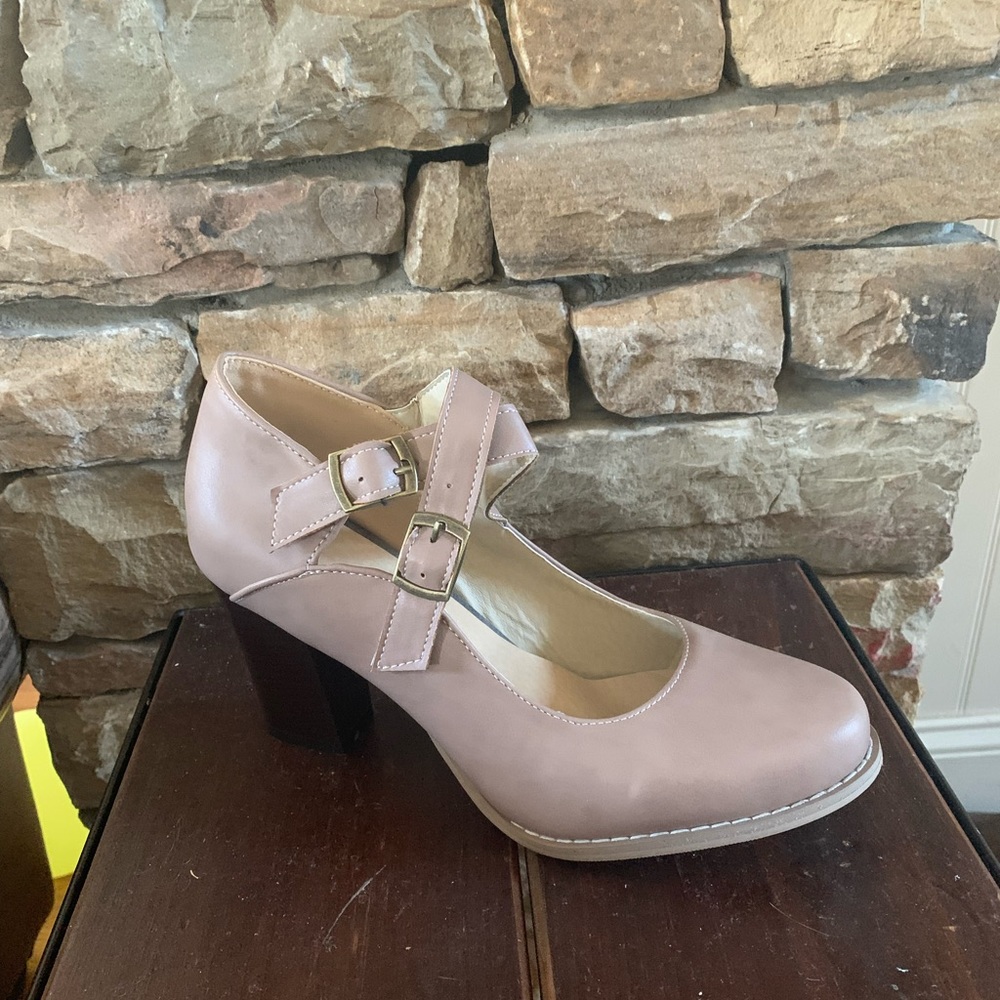 Brand new nude heels!